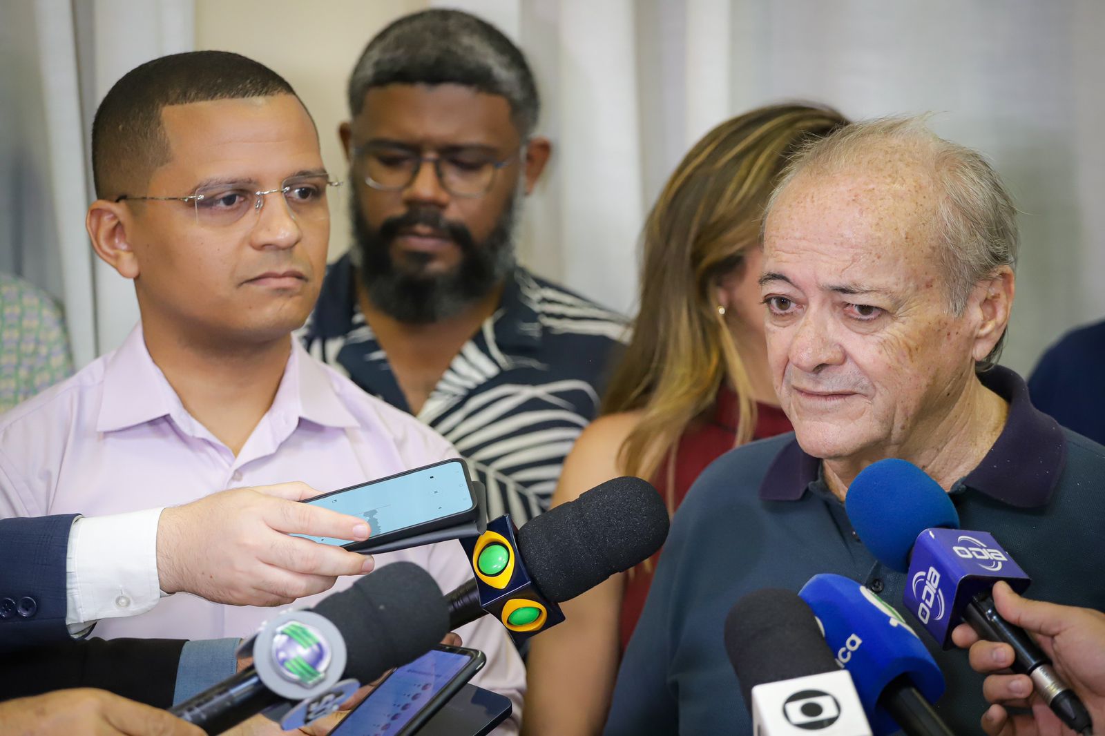 Prefeito Silvio Mendes anuncia pagamento de frias dos professores da rede municipal