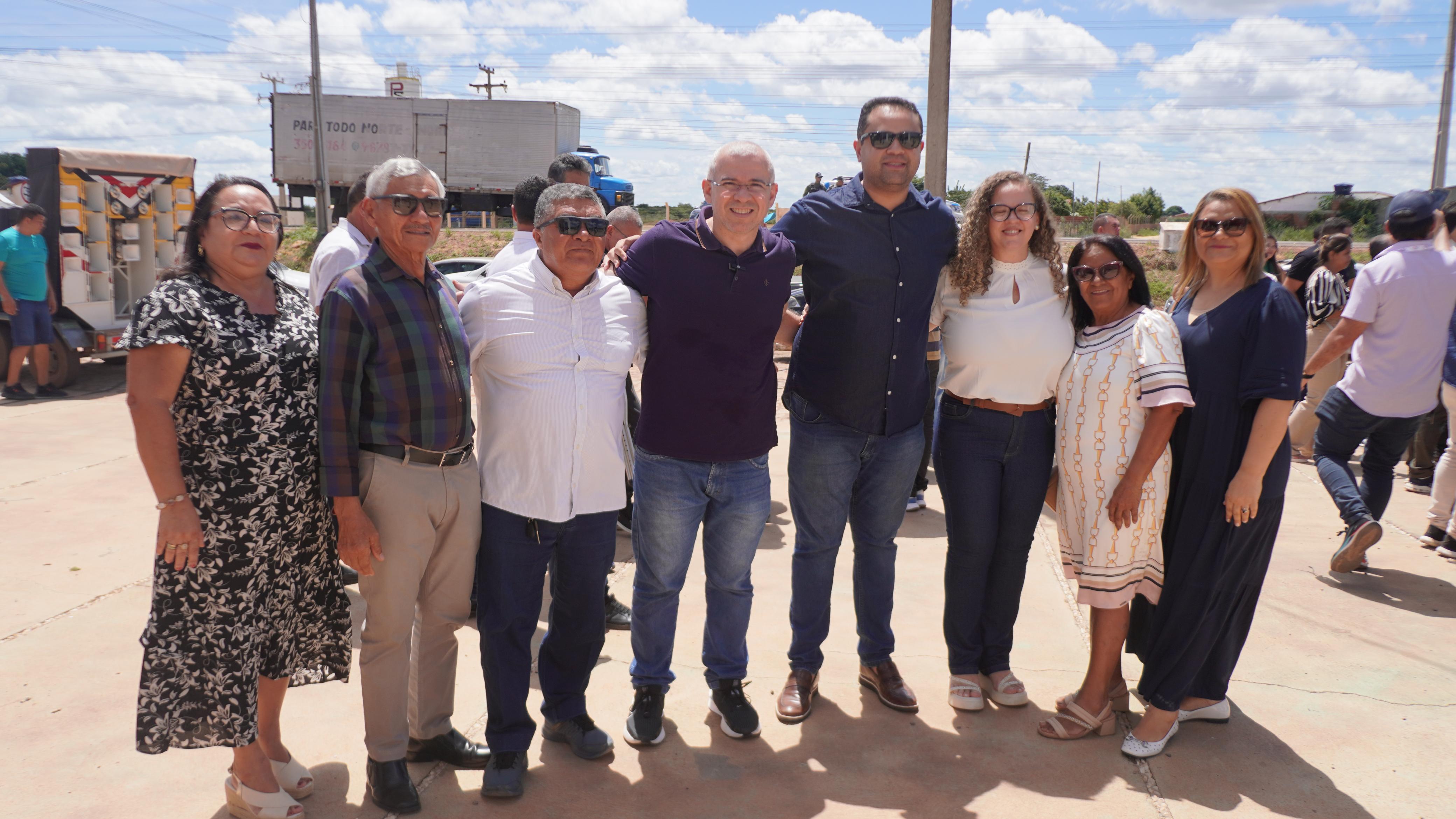 Deputado Tiago Vasconcelos participa da inauguração da Praça Presbítero Joaquim Manoel Barbosa em Marcolândia
