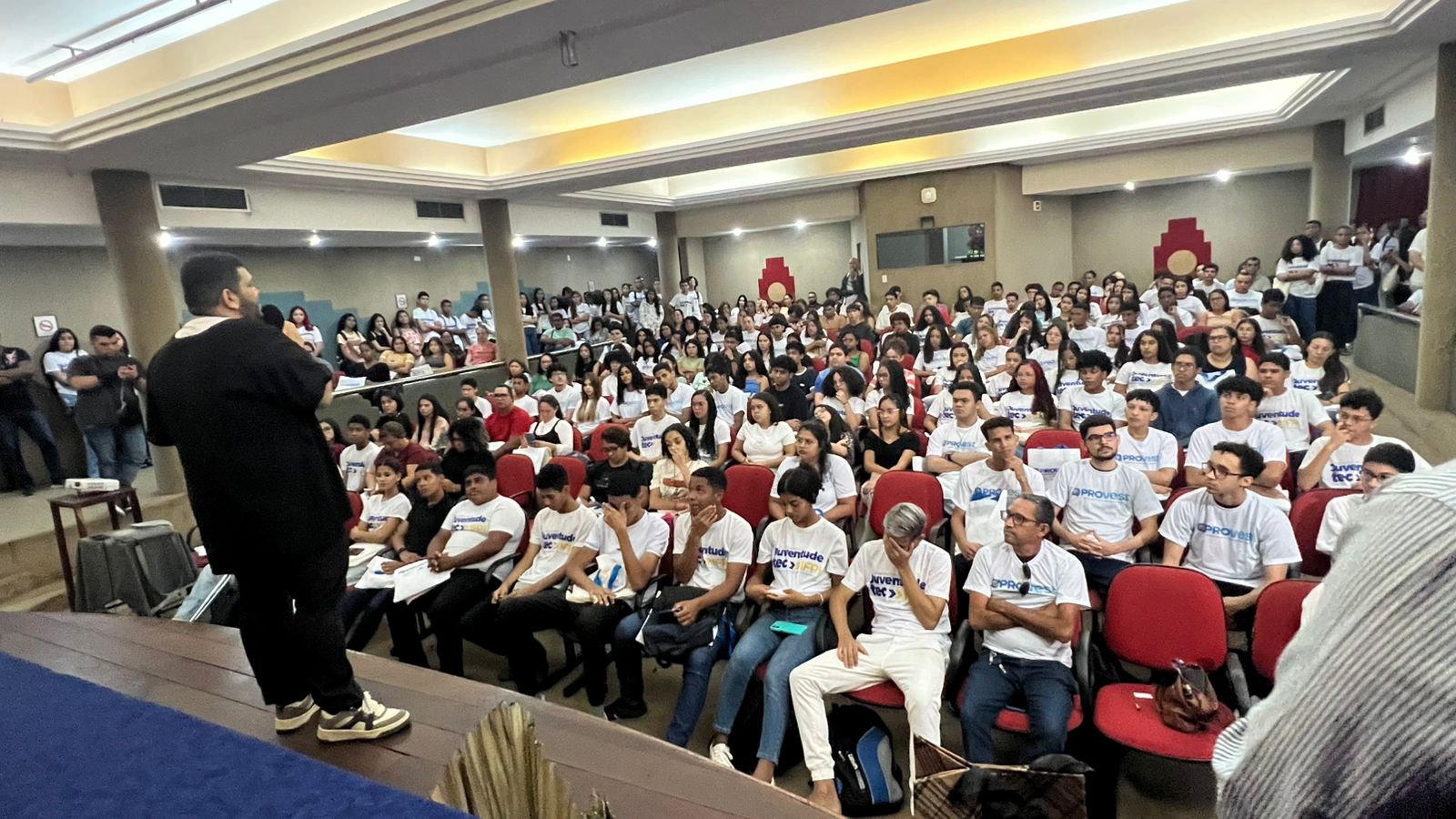 Secretaria da Juventude lana PROVESTE, que vai atender centenas de jovens com preparatrio para o Enem e vestibulares