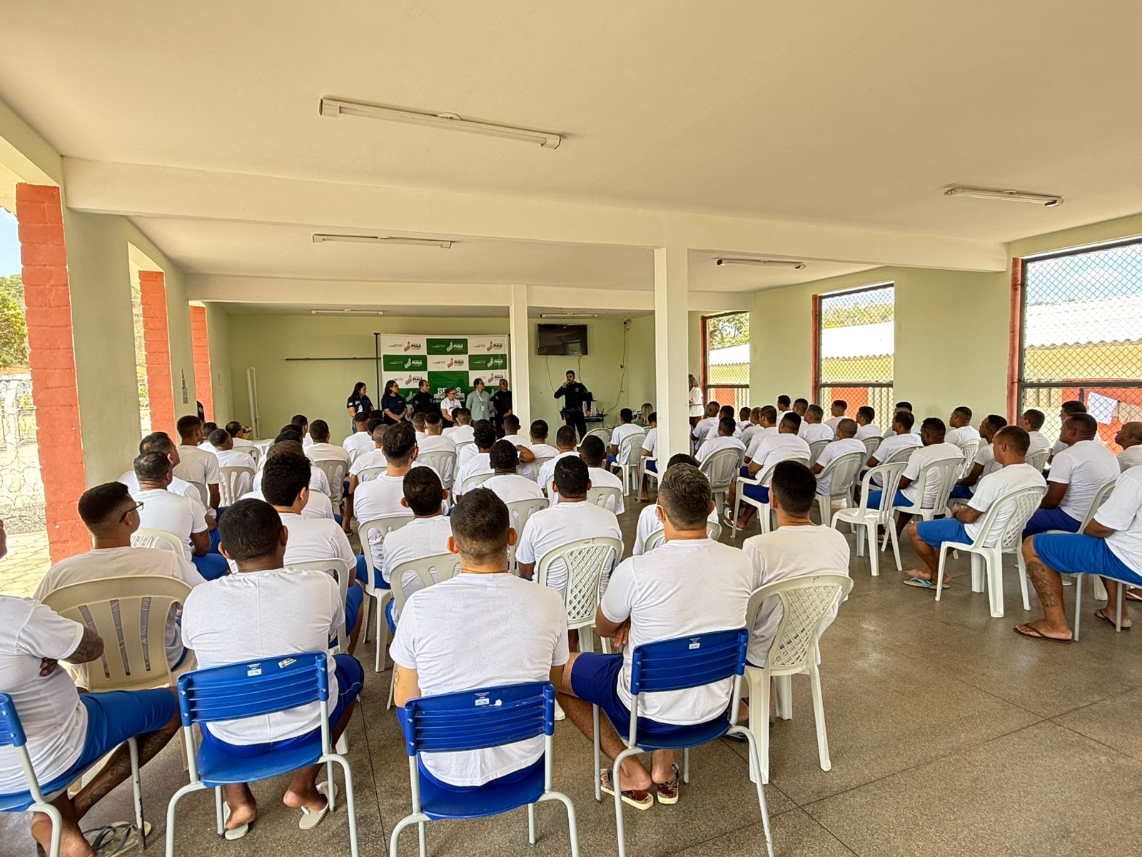 Sejus e Febracis ofertam curso de intelig�ncia emocional aos internos da Major C�sar