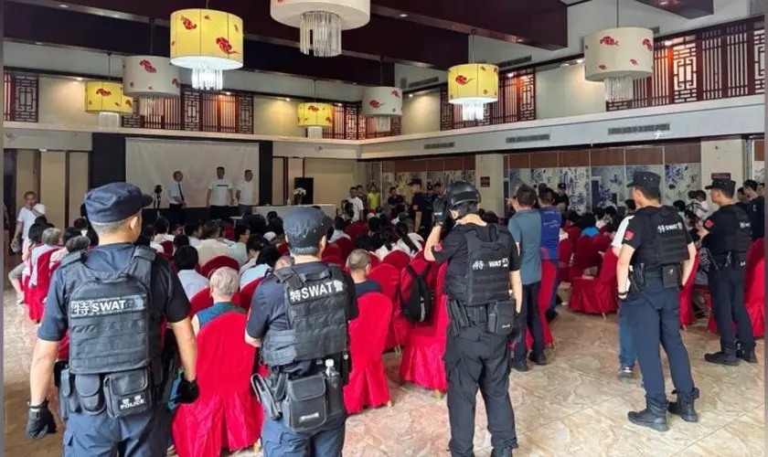Pol�cia chinesa invade culto de igreja dom�stica